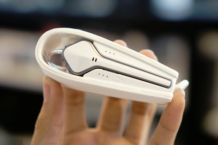 Tai nghe Plantronics Voyager edge không dây
