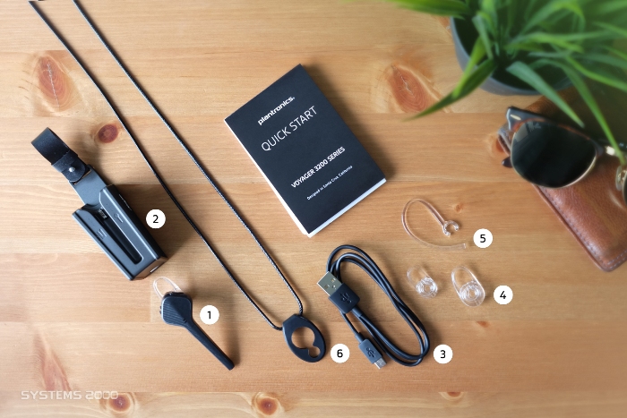 Plantronics Voyager 3240 gồm 1 tai nghe chính, 1 hộp sạc, 2 nút cao su với 2 size khác nhau Plantronics Voyager 3240 gồm 1 tai nghe chính, 1 hộp sạc, 2 nút cao su với 2 size khác nhau