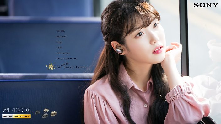 Thoải mái vận động, không lo tuột tai nghe Với xếp hạng IPX4, tia nước văng và mồ hôi sẽ không hề ảnh hưởng tới