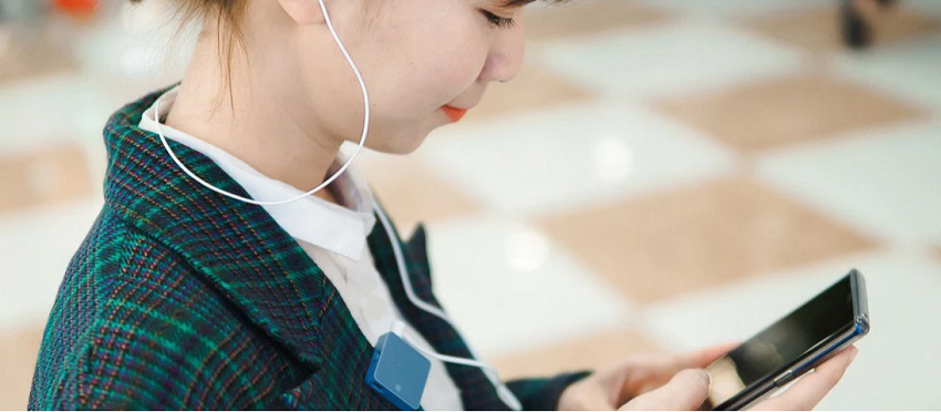 tai nghe bluetooth kẹp áo
